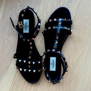 Authentic ⭐️ Valentino Rockstud Sandals ⭐️